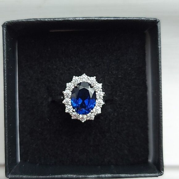 2.68 Carat Swiss Sapphire Sterling Silver  ring - Picture 3 of 11